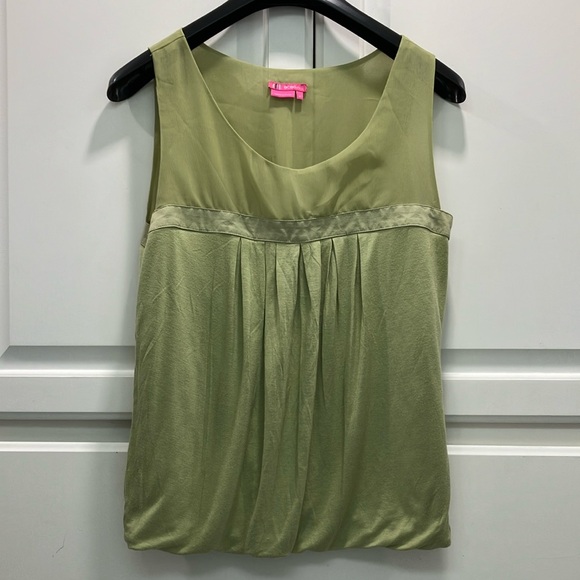 BCBGirls Green Sleeveless Top size S - Picture 1 of 3
